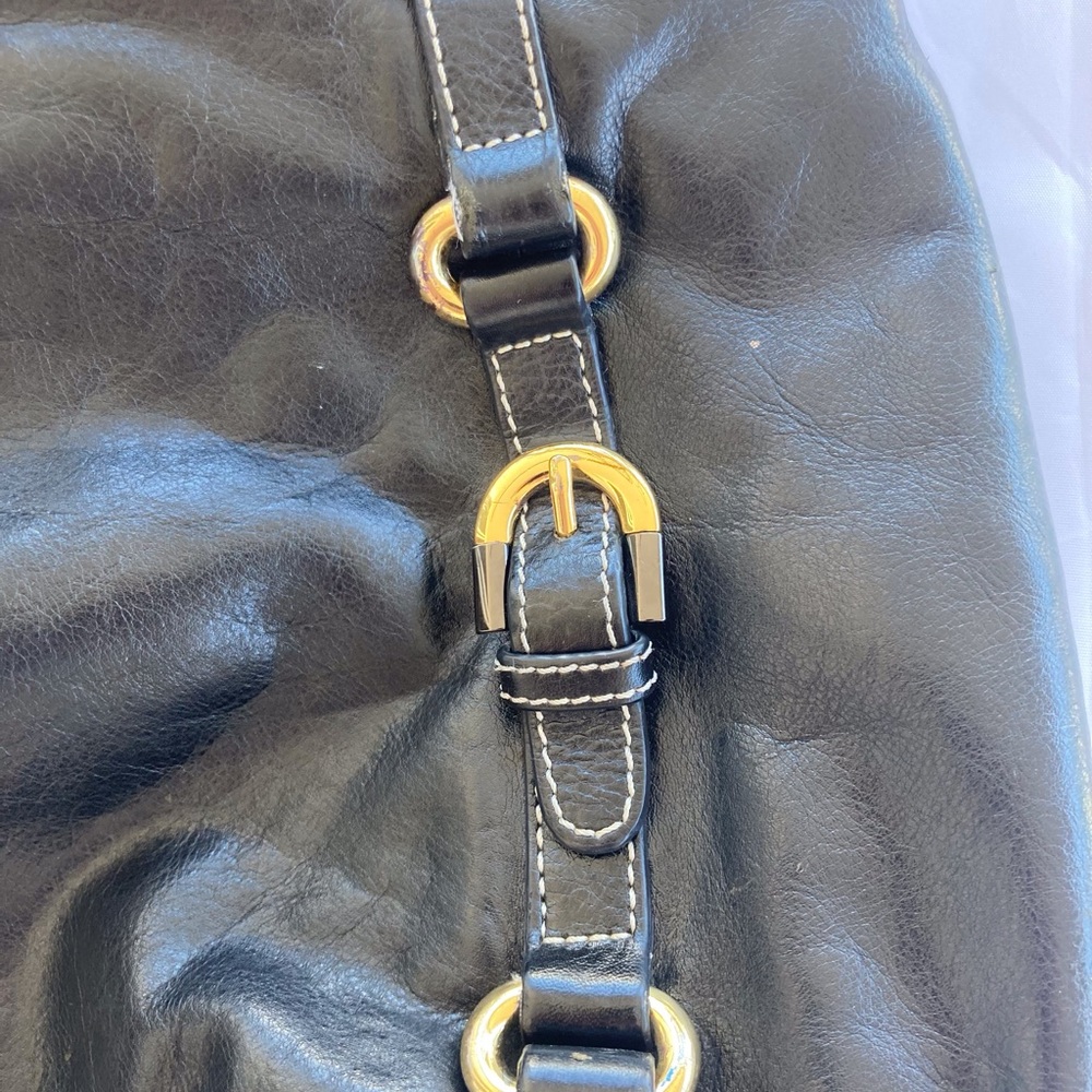 BADGLEY MISCHKA BLACK LEATHER BAG WITH SILVER AND GOLD TONED HARDWARE & BRANDING - Picture 8 of 16